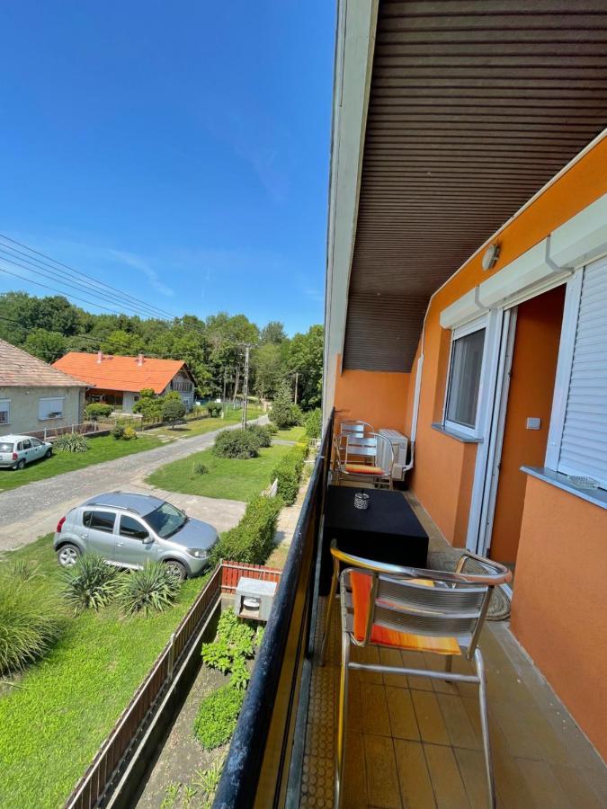 Mira Kucko Oreglak